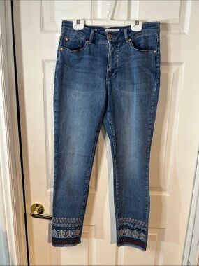 Tribal size 8 Blue Embroidered Hem Women's Jeans